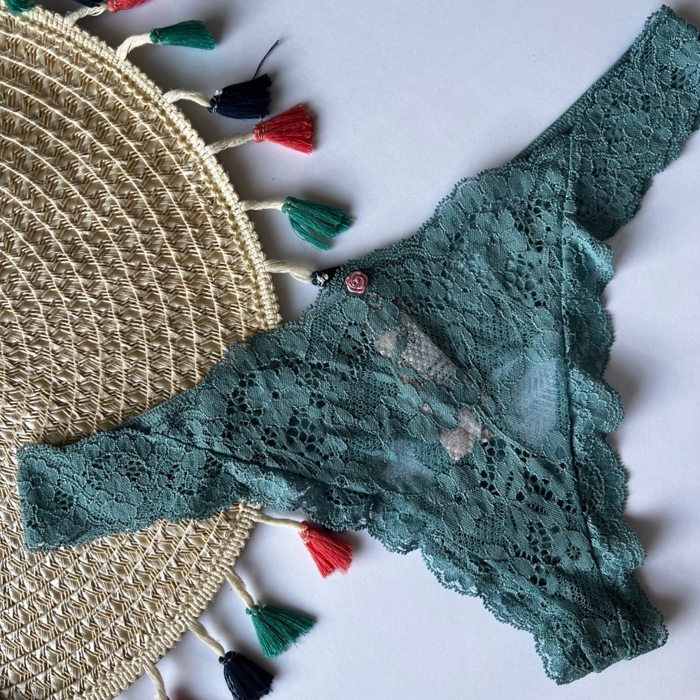 Victoria's Secret Dream Angels Lace Thong Panty Arctic Green Large NEW - Picture 2 of 3